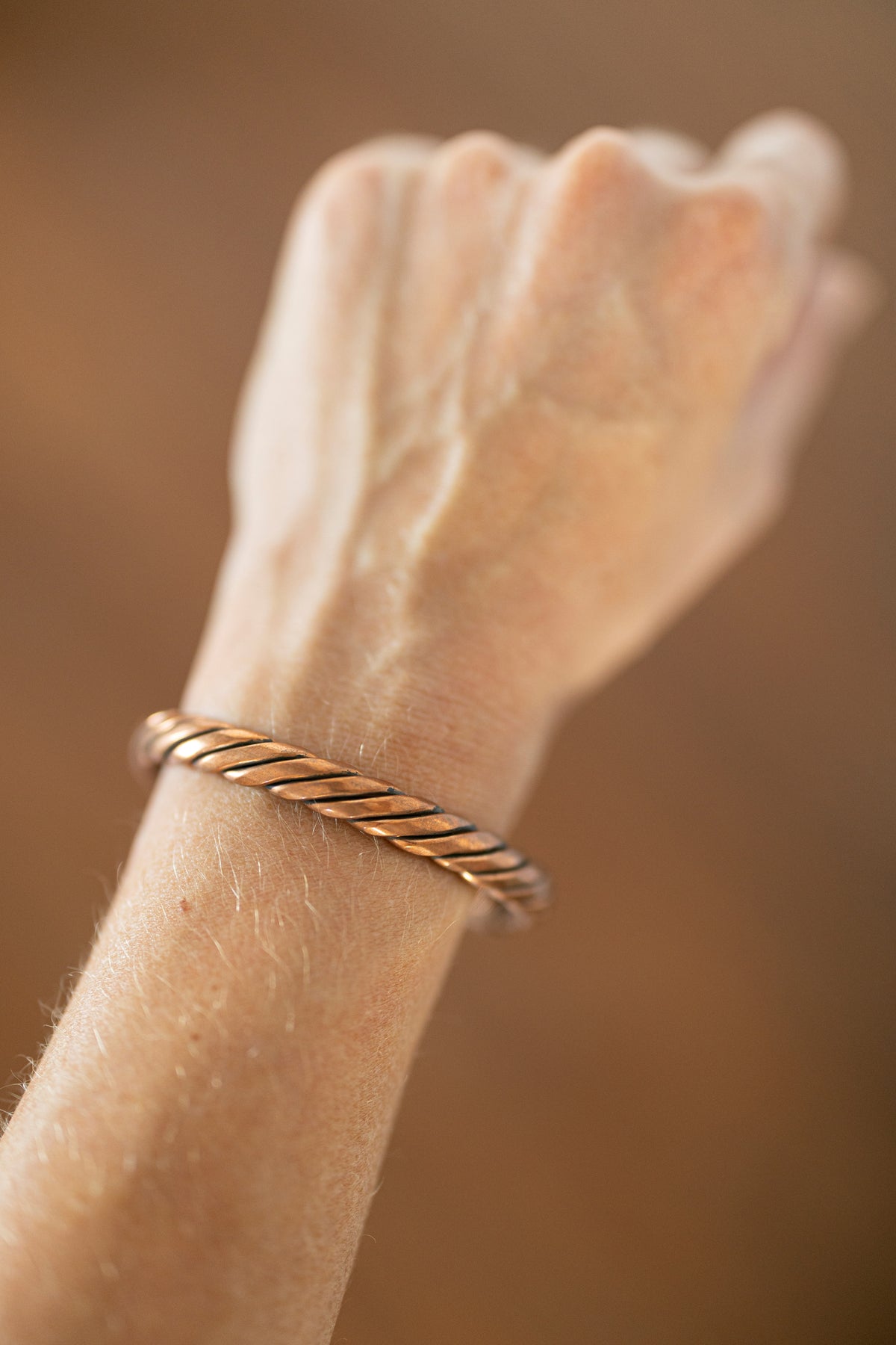 Kopero Premium Kupferarmband Gedreht, 100 % reines Kupfer, am Handgelenk