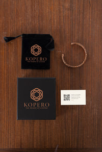 Kopero Kupferarmband Gedreht mit Samtbeutel, Geschenkbox und Dankeskarte